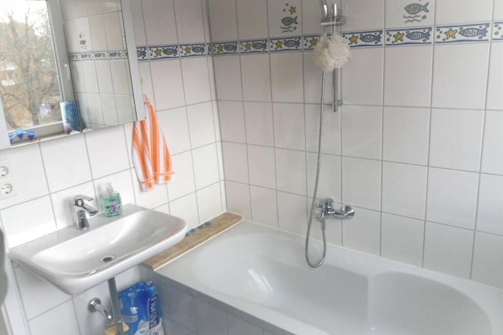 Neue, Helle Wohnung In Ludwigsburg, Nah Am Schloss Esterno foto